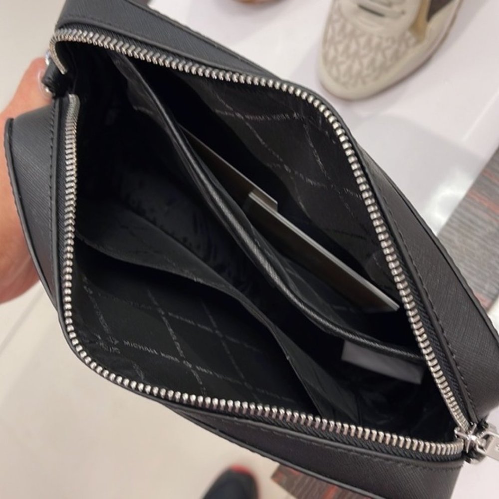 Michael Kors Jet Set Item Large East West Zip Crossbody Leather Black - Picture 3 of 16